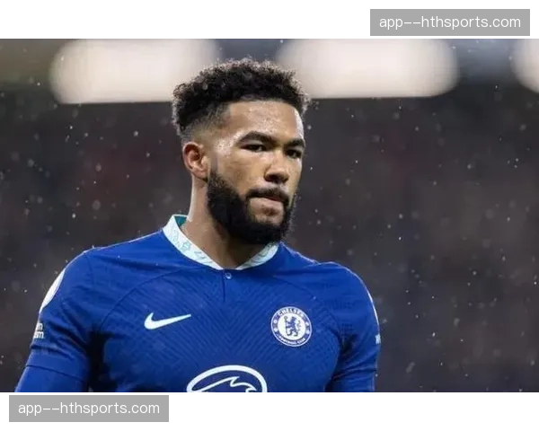 官方：切尔西与年轻后卫里斯-詹姆斯完成五年续约