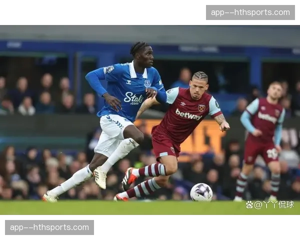 速报：十人埃弗顿1-0小胜狼队，保级关键战中拿下三分